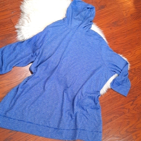Avenue Lightweight Hooded Pulliver - Picture 2 of 4